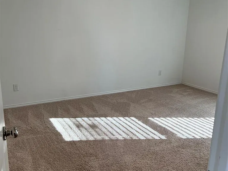 7300 Jackrabbit Ave — Photo 9