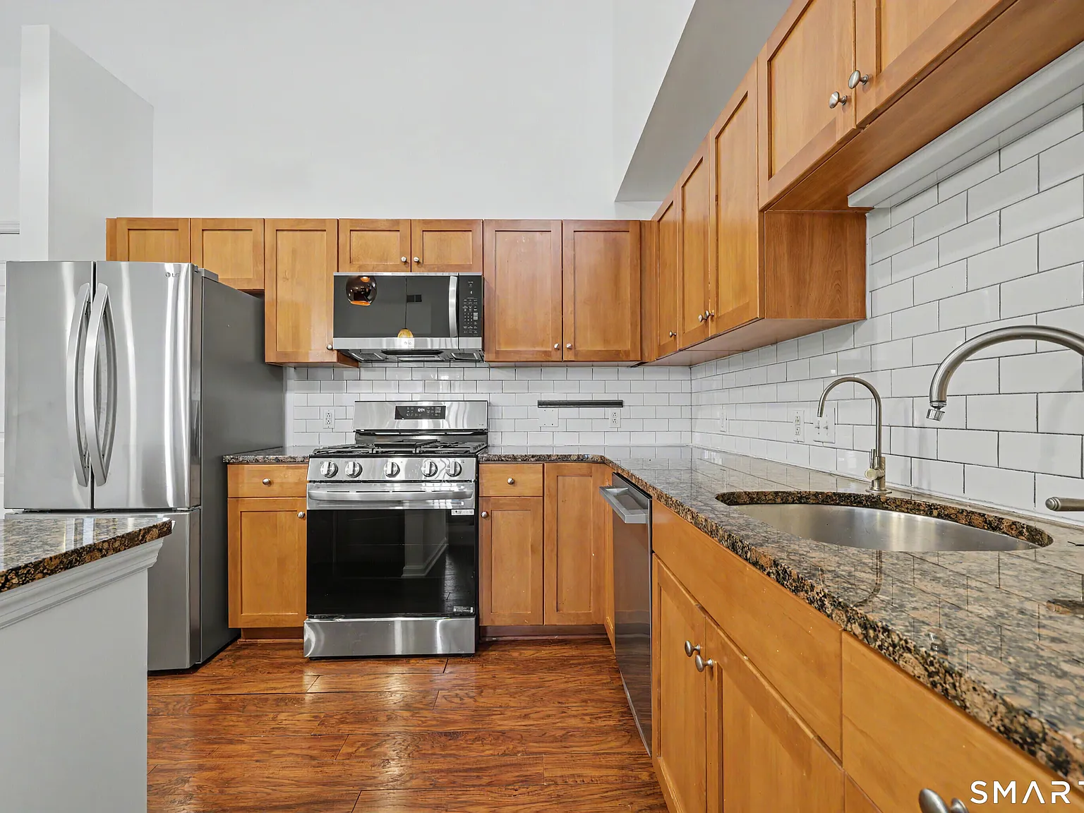 2 bed, 2.0 bath, 1717 sqft, $3,800 — Photo 4