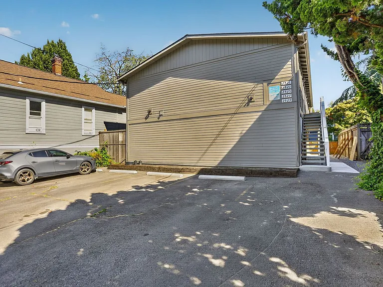 2527 NW Savier St — Photo 29