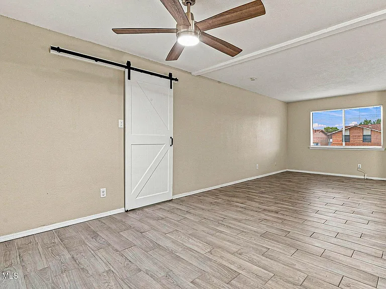 11524 Meadowbrook Dr — Photo 16