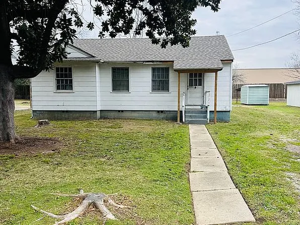 1009 Cedar Crest Dr, Demopolis, AL 36732