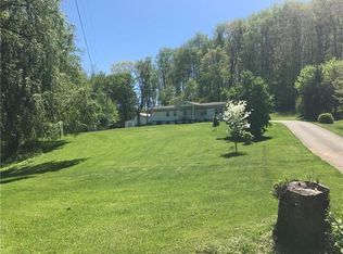 106 Ridge Rd, Acme, PA 15610