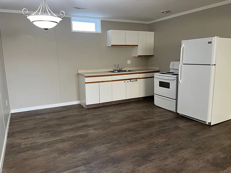 3202 43rd Ave #BASEMENT — Photo 3