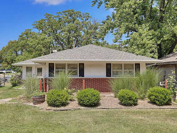 5th image of 370 Kaufman Dr