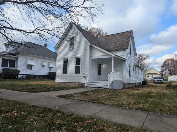 612 Lafayette Ave, Mattoon, IL 61938