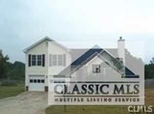 708 Muirfield Dr, Auburn, GA
