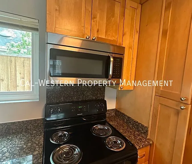 250 Palo Alto Ave #1 — Photo 31