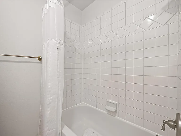 3218 Twinmont Ln — Photo 38
