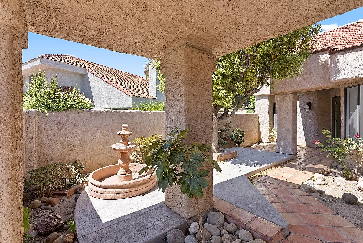 3 bed, 1356 sqft, $3,800 — Photo 4