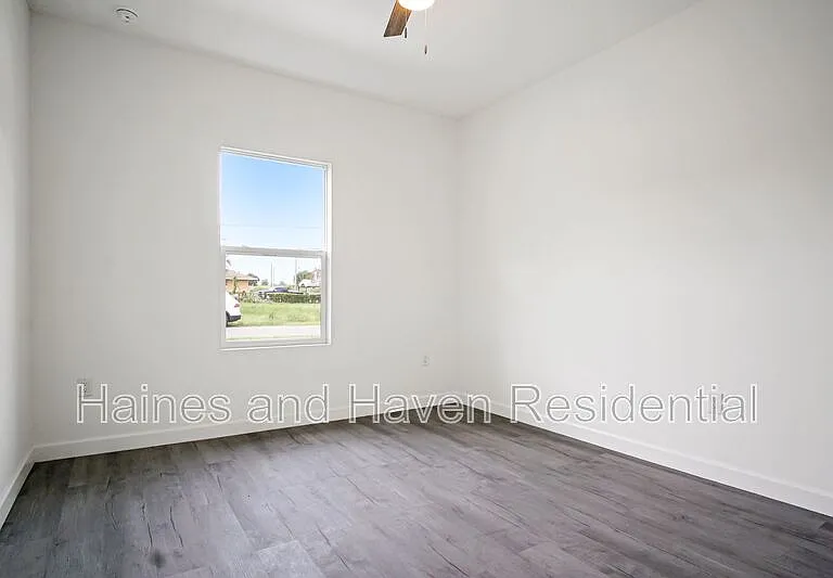 308 Pearl St — Photo 23