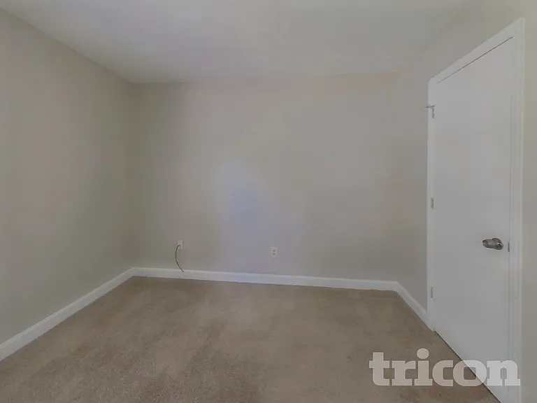 2543 Mistletoe Ln — Photo 12