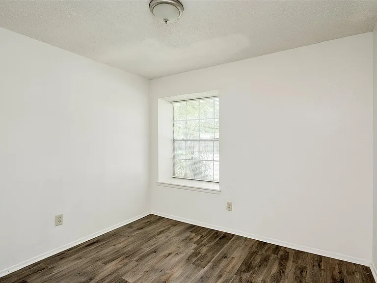 7918 W Gate Blvd — Photo 2
