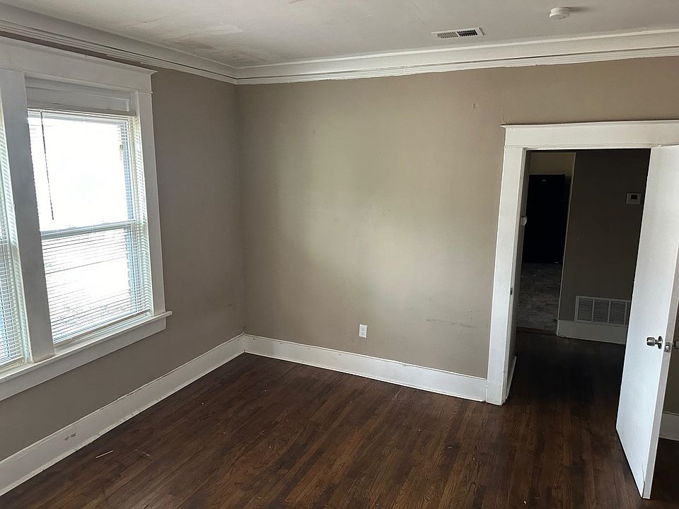 2nd image of 770 N Evergreen St