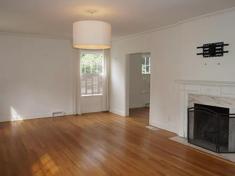 383 Redland Rd NW — Photo 9