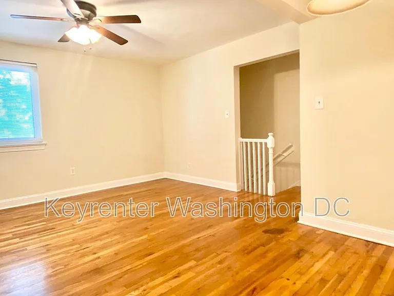 4615 Central Ave NE #B — Photo 8