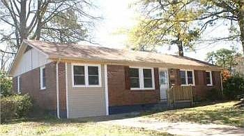 2nd image of 915 Mineo Ln