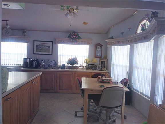 5th image of 930 Saint George Dr