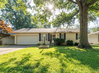 2924 S Roanoke Ave, Springfield, MO 65807
