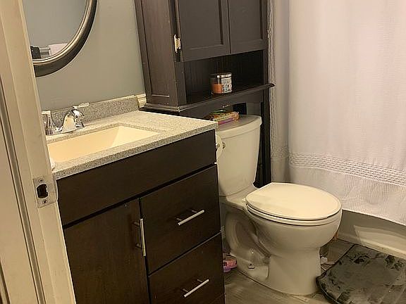 5th image of 3003 Woodlawn Ave
