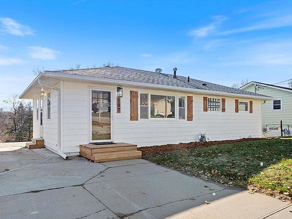 3rd image of 107 Harolds Dr