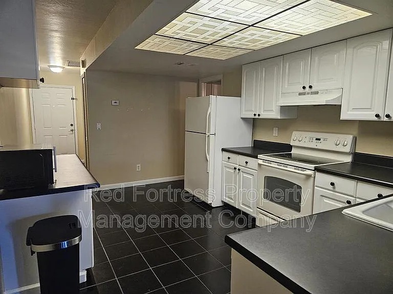 4114 Skyline Blvd #B — Photo 7