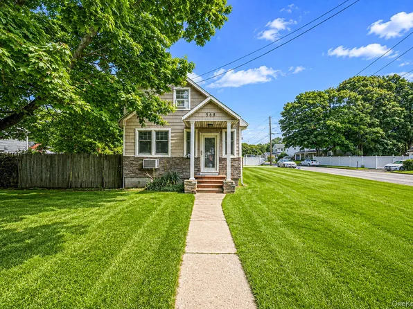 568 N Wellwood Avenue, Lindenhurst, NY 11757