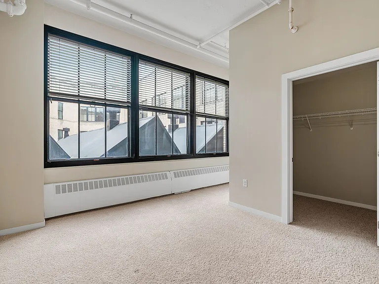 430 Oak Grove — Photo 38