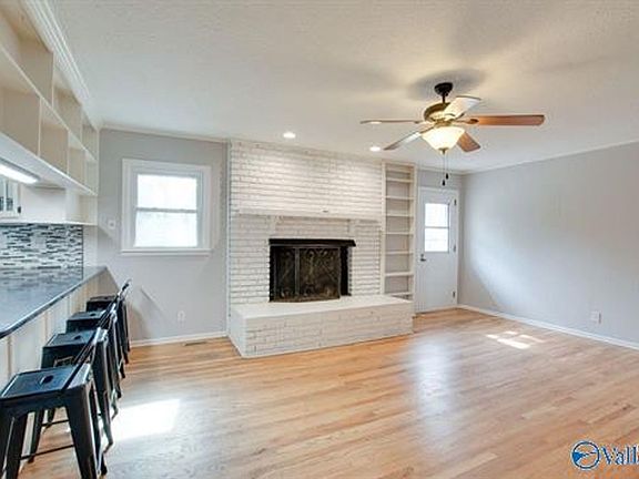 5th image of 2508 Gladstone Dr NE