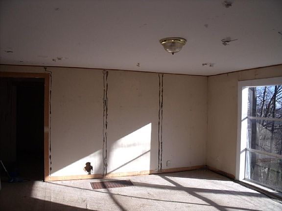 2nd image of 606 N 7th St