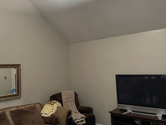 4th image of 158 W Woodside Dr