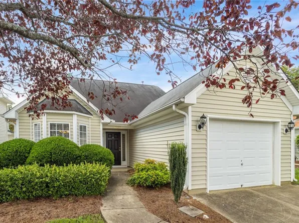 4450 River Forest Ln, Greensboro, NC 27409