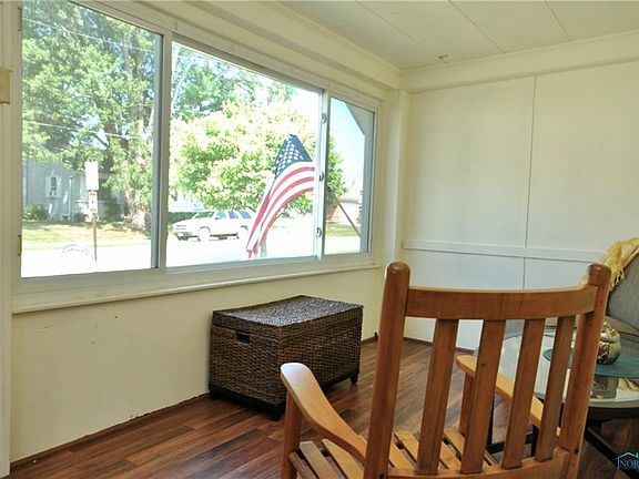 4th image of 2315 Sheffield Pl