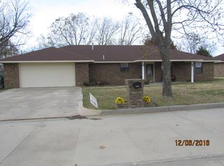2202 Hines Ct, Sulphur, OK 73086