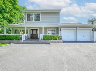 239 Walnut Rd, Glen Cove, NY 11542