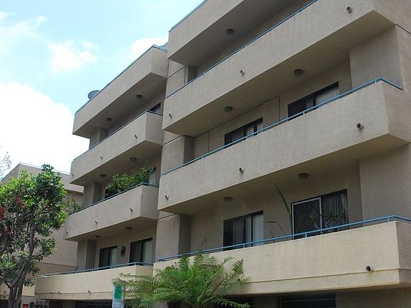 2nd image of 1619 S Bentley Ave APT 304