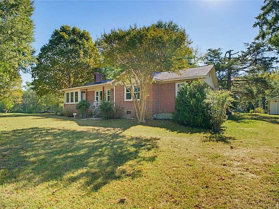 2nd image of 4142 Donahue Rd