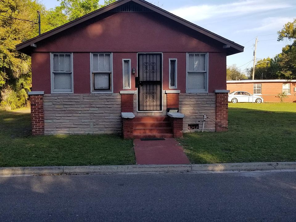 1st image of 3513 Haines St