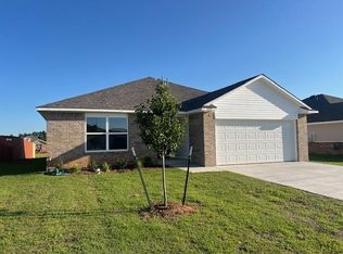 1216 E Stetson Ln, Mustang, OK 73064