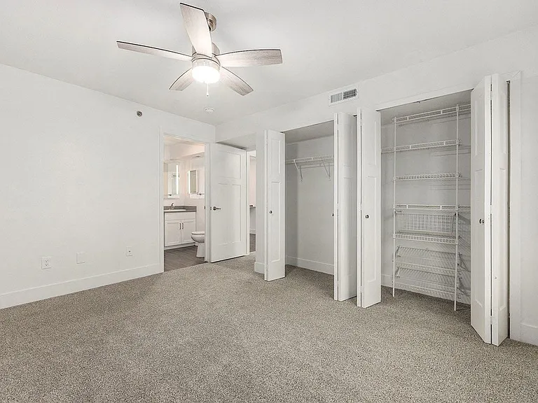 Byron Lakes Apartments — Photo 58