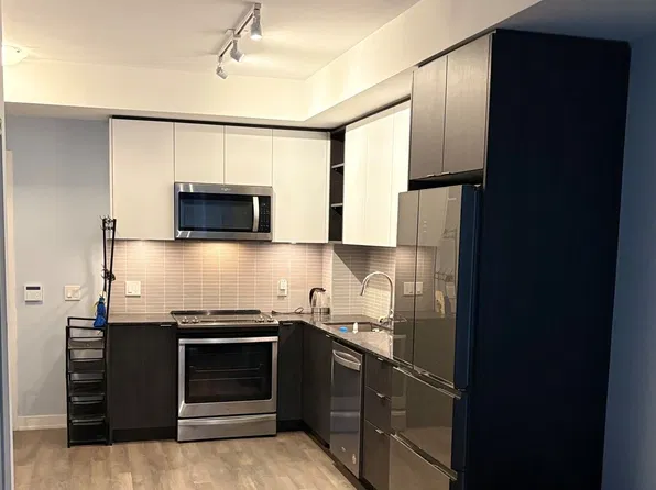 100 Eagle Rock Way, Vaughan, ON