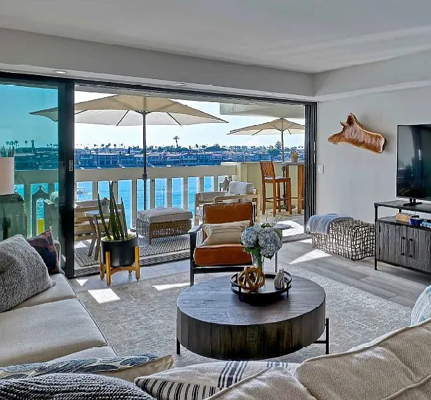 Balboa Bay Residences — Photo 2