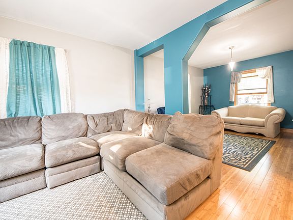 3rd image of 12036 Greenwood Ave