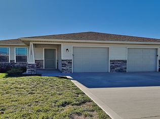 106 Sunflower St, Blue Springs, MO 64014