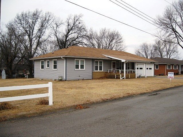 1st image of 1500 Hickory Dr
