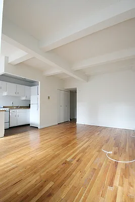 Rented by Green Home NY Realty LLC | media 3