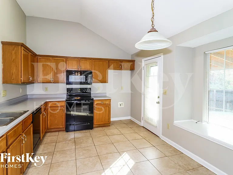 1411 Carlton Ridge Dr — Photo 8