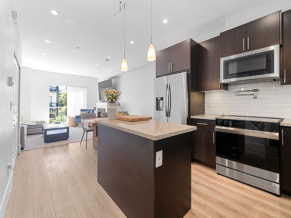 3rd image of 368 Ellesmere Ave #223