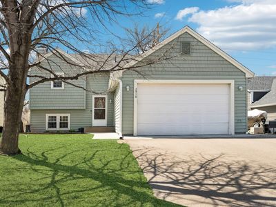 3910 Hale Ave N, Oakdale, MN, 55128