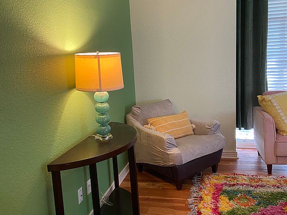 5th image of 1410 Corona Dr