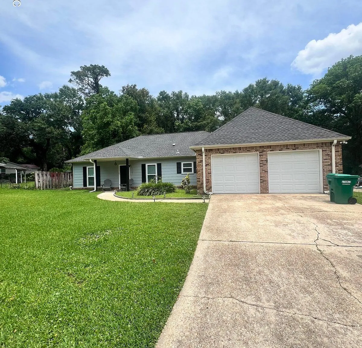 3 bed, 2.0 bath, 1517 sqft, $1,870 — Photo 1